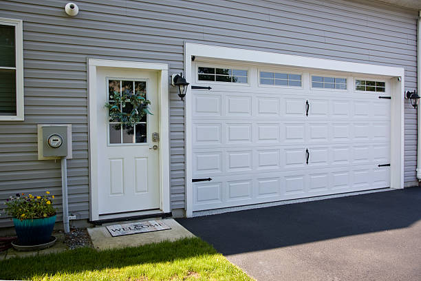 24/7 Emergency Garage Door Panel Replacement experts in Louise, TX